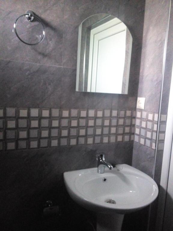 Nino & Zurabi Guest House Kazbegi Bagian luar foto